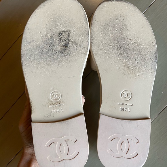 CHANEL Cream Mules - Picture 4 of 4